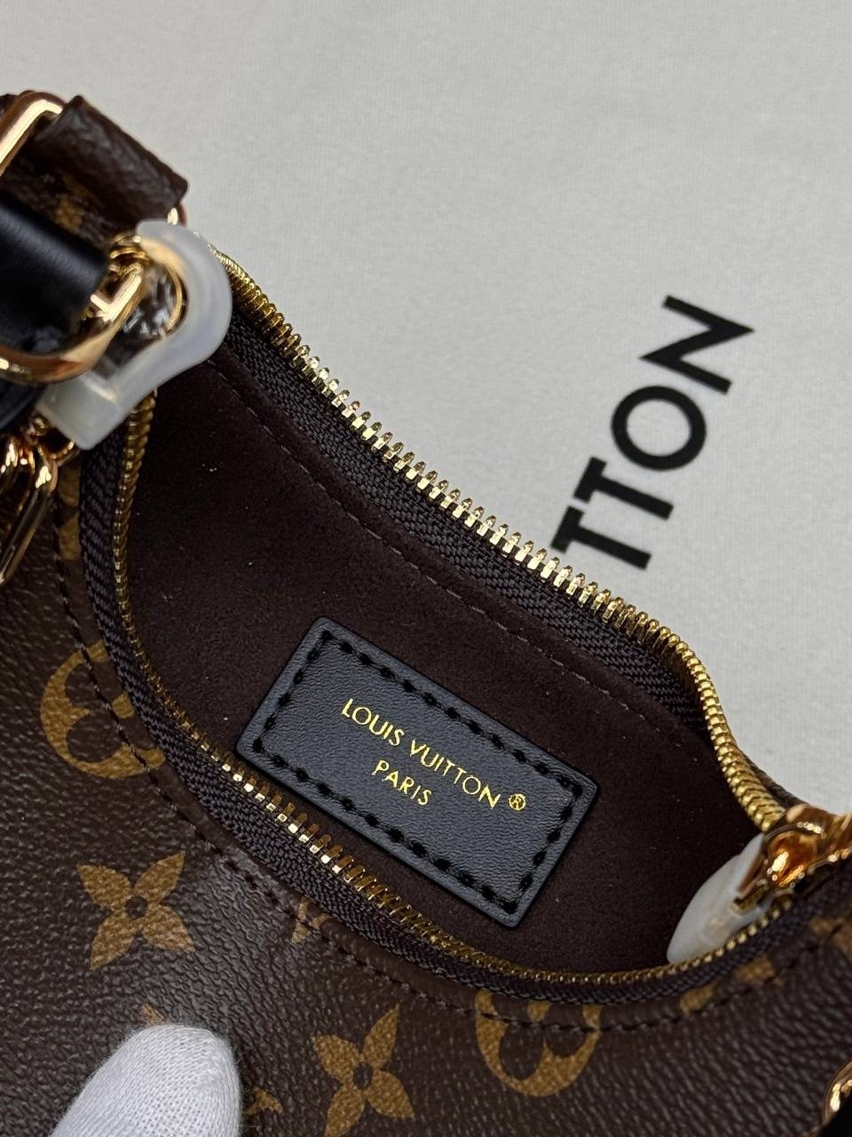 женская сумка louis vuitton,сумка луи виттон полумесяц,cумка louis vuitton,сумка,louis vuitton monogram