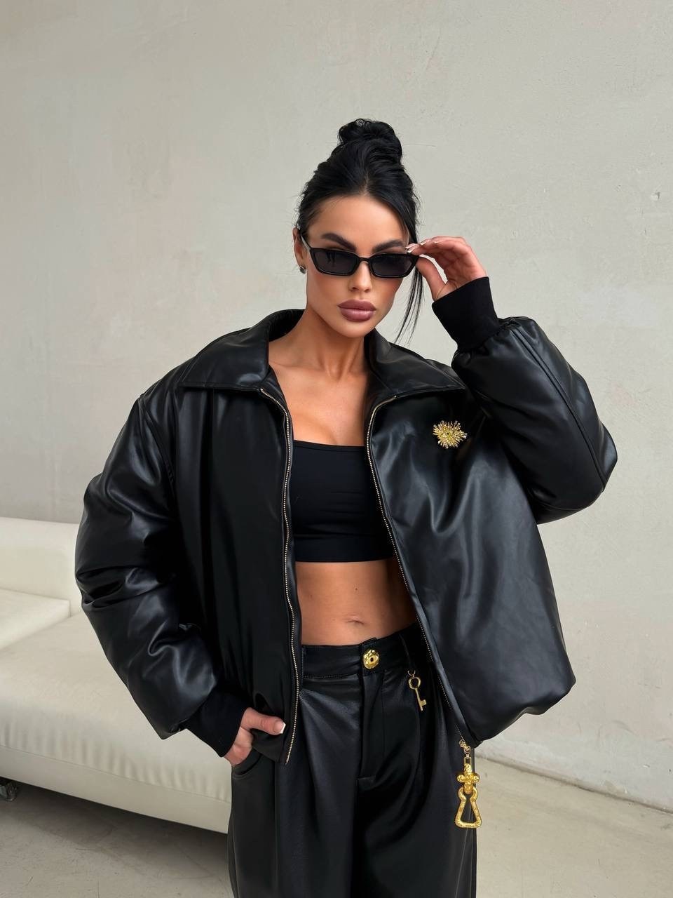 кожаная куртка,куртка бомбер,кожаный бомбер,женская куртка бомбер,кожаный бомбер оверсайз