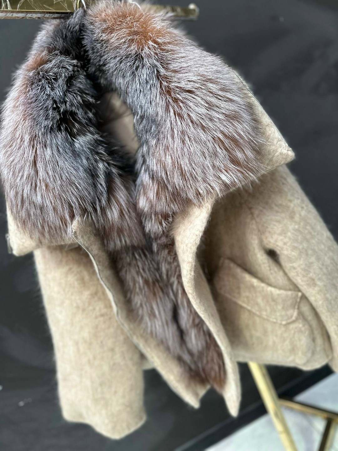 пуховик с натуральным мехом,пуховик женский с натуральным мехом,куртка зимняя с натуральным мехом,пуховик с мехом,женские пуховики