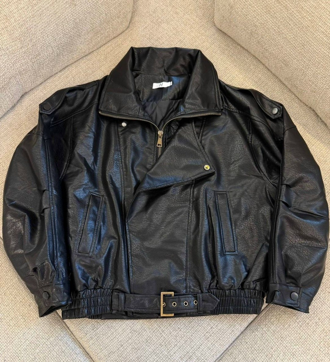 кожаная куртка yves saint laurent,кожаная куртка,женская кожаная куртка,женская куртка из искусственной кожи,короткая куртка из искусственной кожи