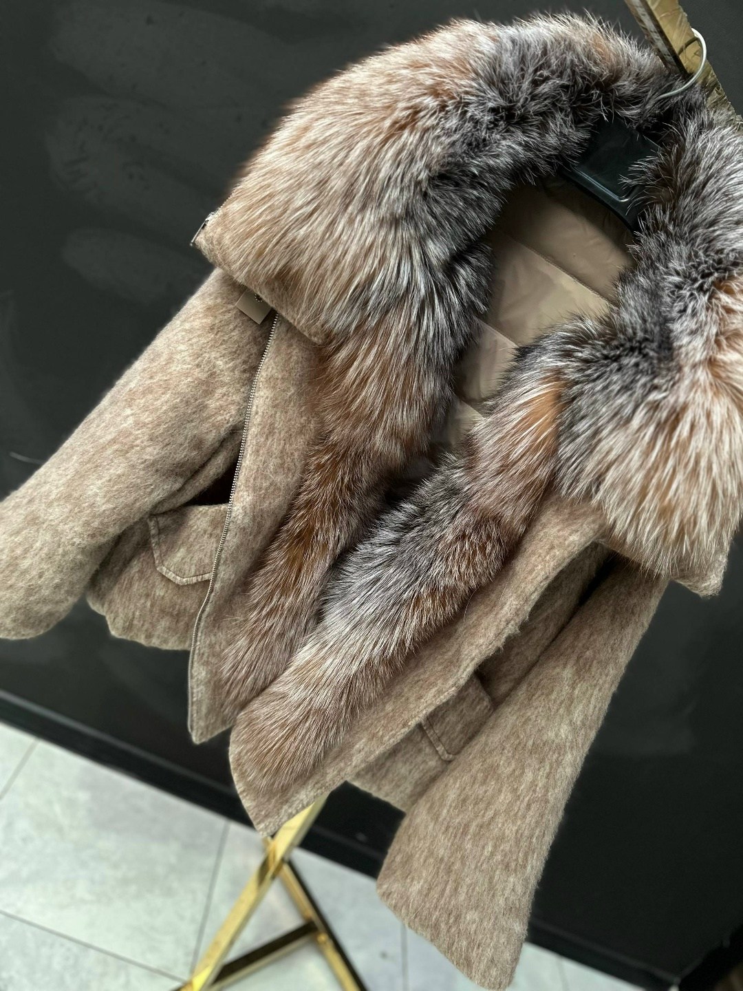 пуховик с натуральным мехом,пуховик женский с натуральным мехом,куртка зимняя с натуральным мехом,пуховик с мехом,женские пуховики