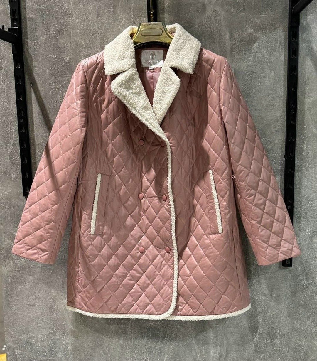 куртка стильная,стеганая куртка,демисезонная куртка,куртка,женская демисезонная куртка