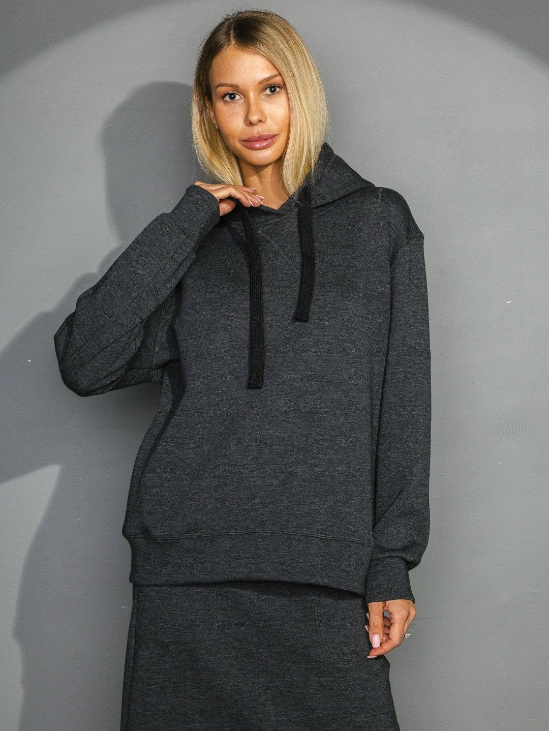 трикотажные костюмы,костюм с юбкой,теплый костюм с юбкой,свитшот женская,платье с капюшоном