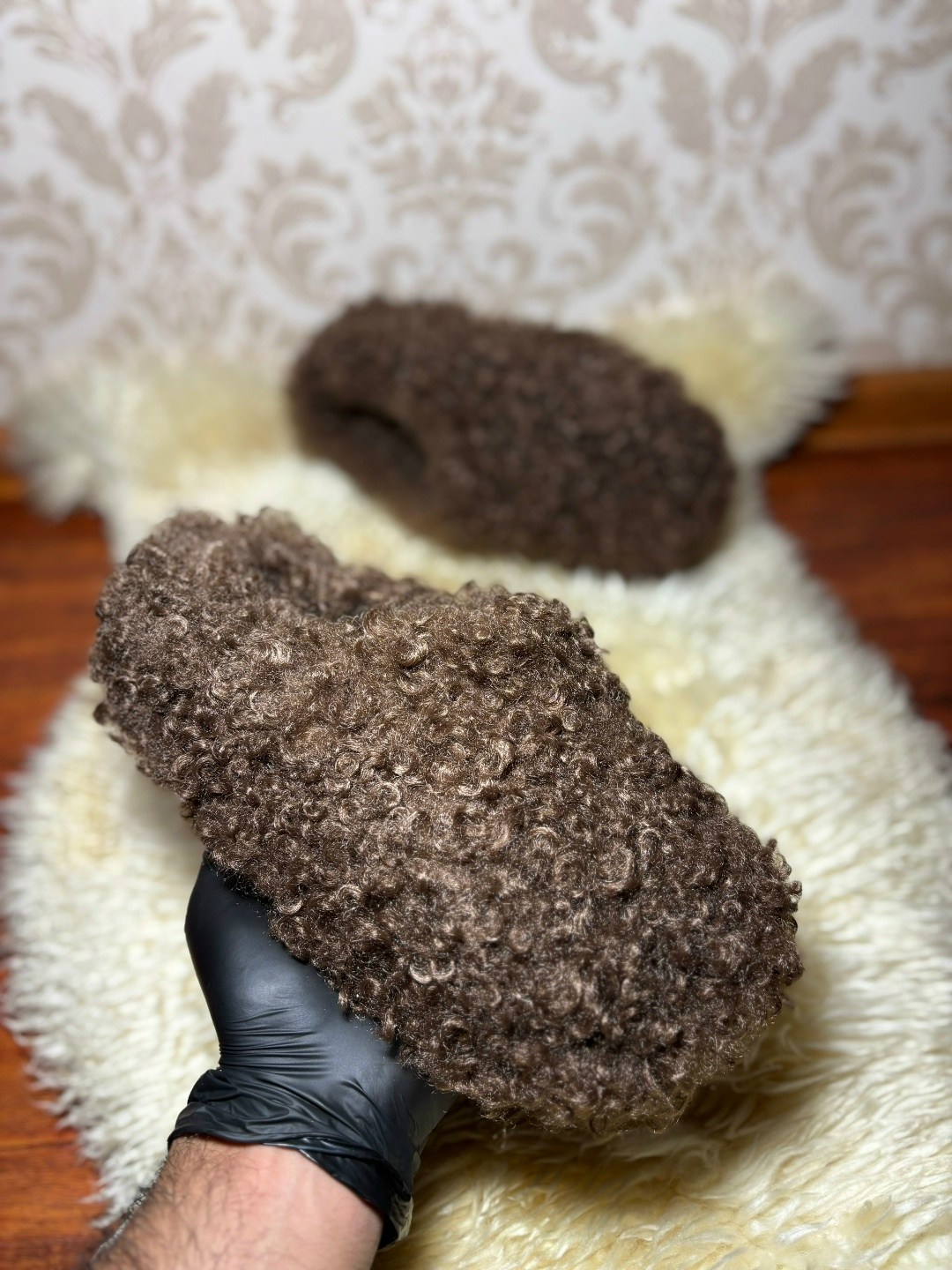 тапочки меховые домашние,тапочки кудрявые меховые 377081995,домашние тапочки "марокко" из овчины коричневые,домашние тапочки,вязаные тапочки