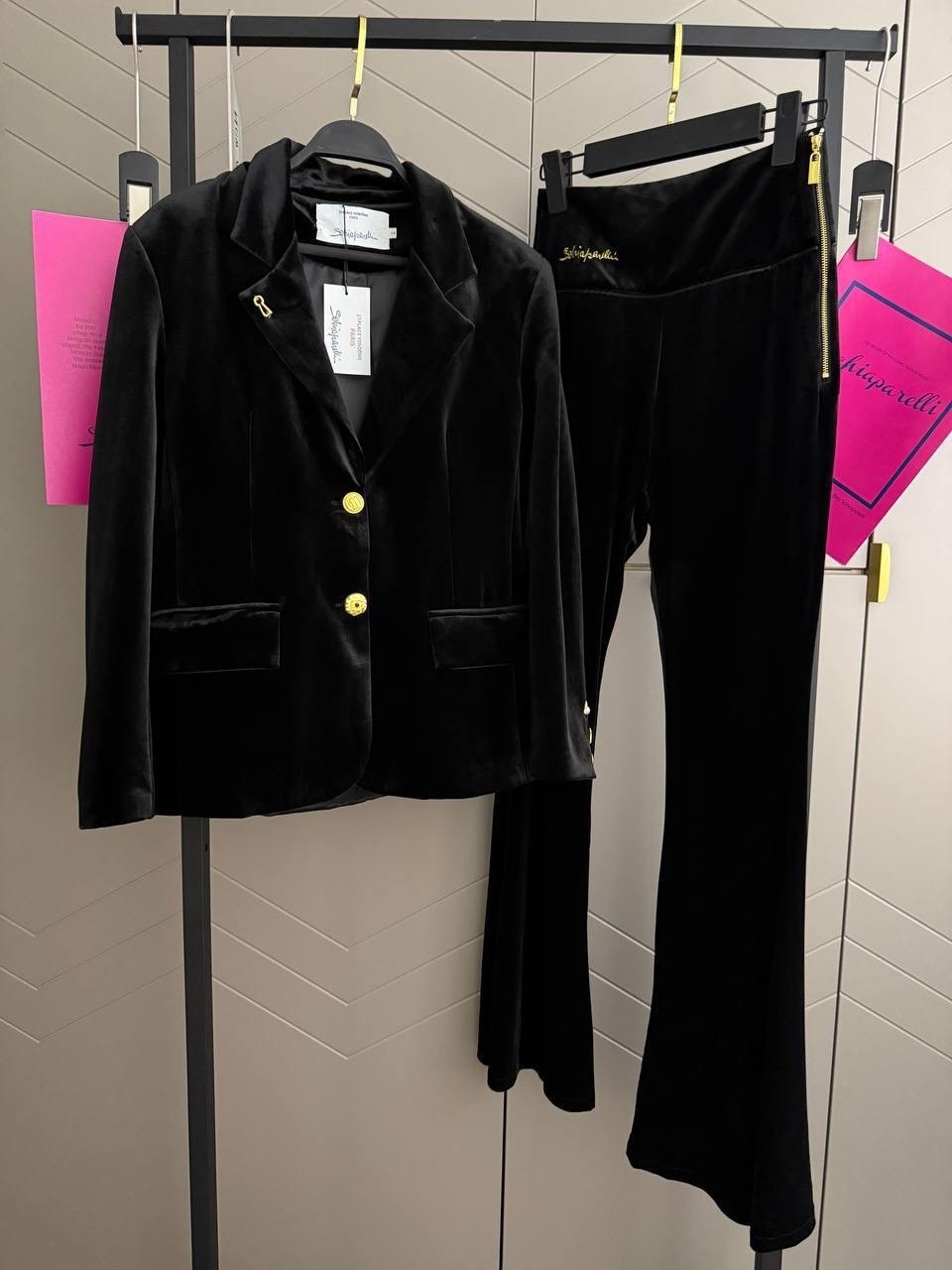 брючный костюм,модели брючных костюмов из велюра для женщин,брючный костюм женский из велюра,велюровый бархатный брючный костюм брюки и пиджак,велюровый костюм