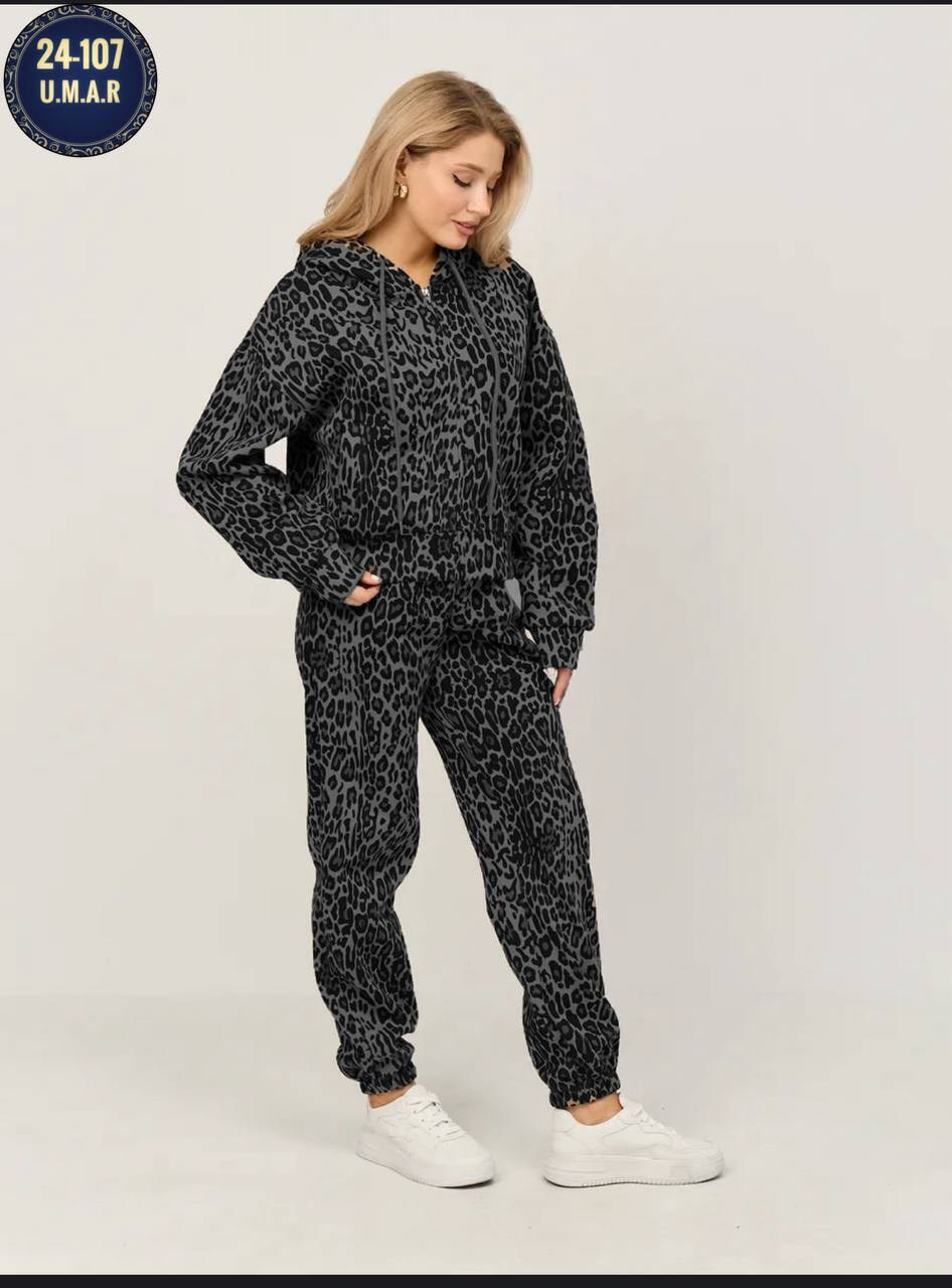 леопардовый костюм,леопардовый костюм женский,леопардовый спортивный костюм,костюм женский,женский спортивный костюм с леопардовым принтом