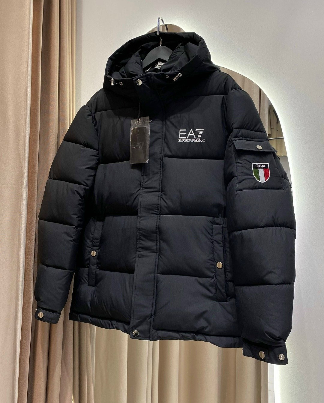 пуховик burberry,куртка зимняя ea7,зимняя куртка armani,мужские куртки,куртка мужская ea7