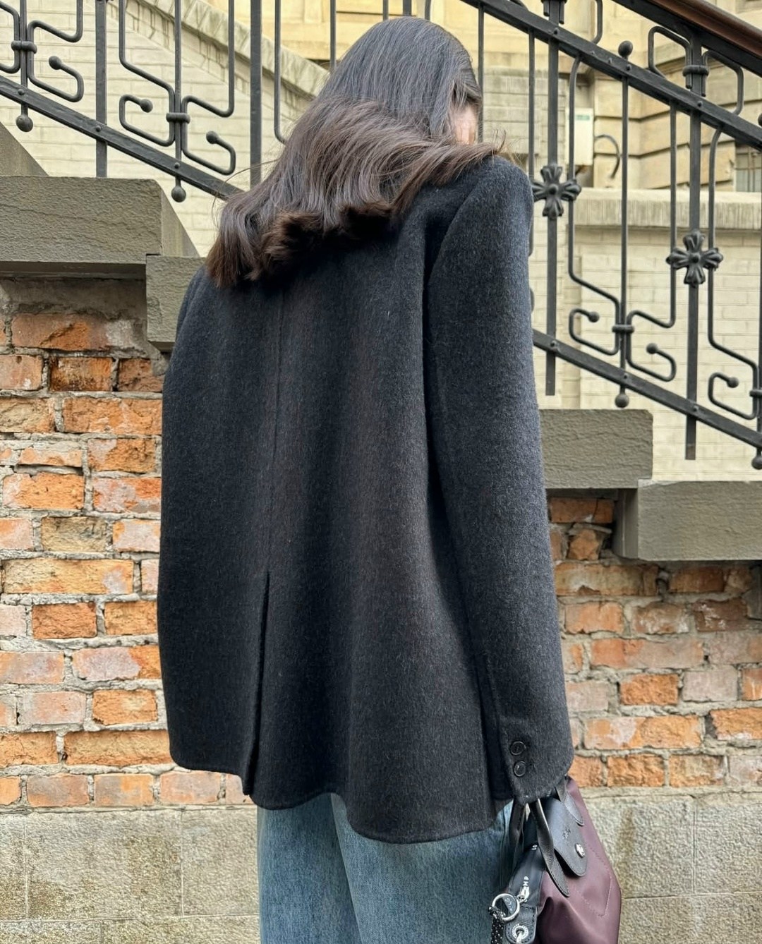 серое пальто,стиль одежды,кэжуал наряд,одежда стильная