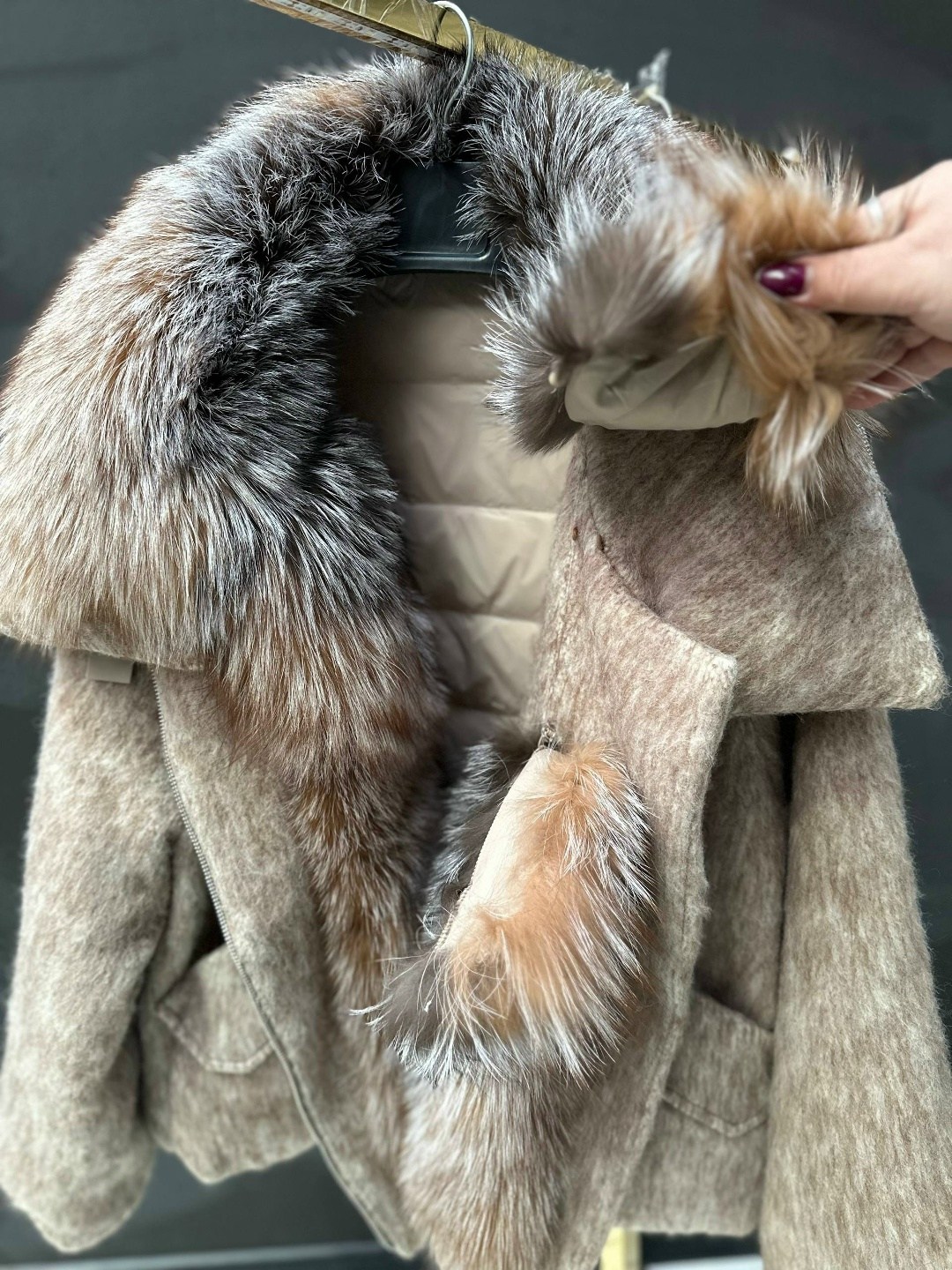 пуховик с натуральным мехом,пуховик женский с натуральным мехом,куртка зимняя с натуральным мехом,пуховик с мехом,женские пуховики