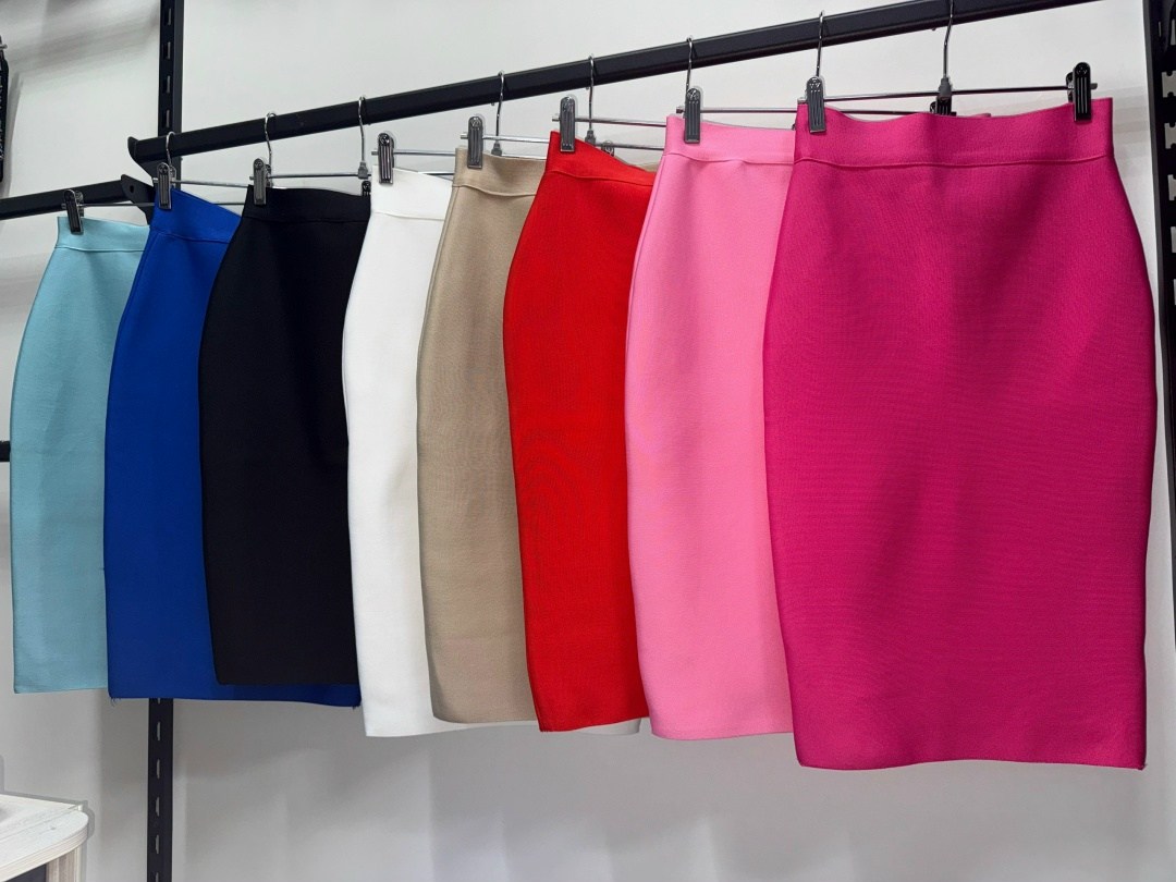 мода стиль,девушка,стильные наряды,платья мини,бандажное платье