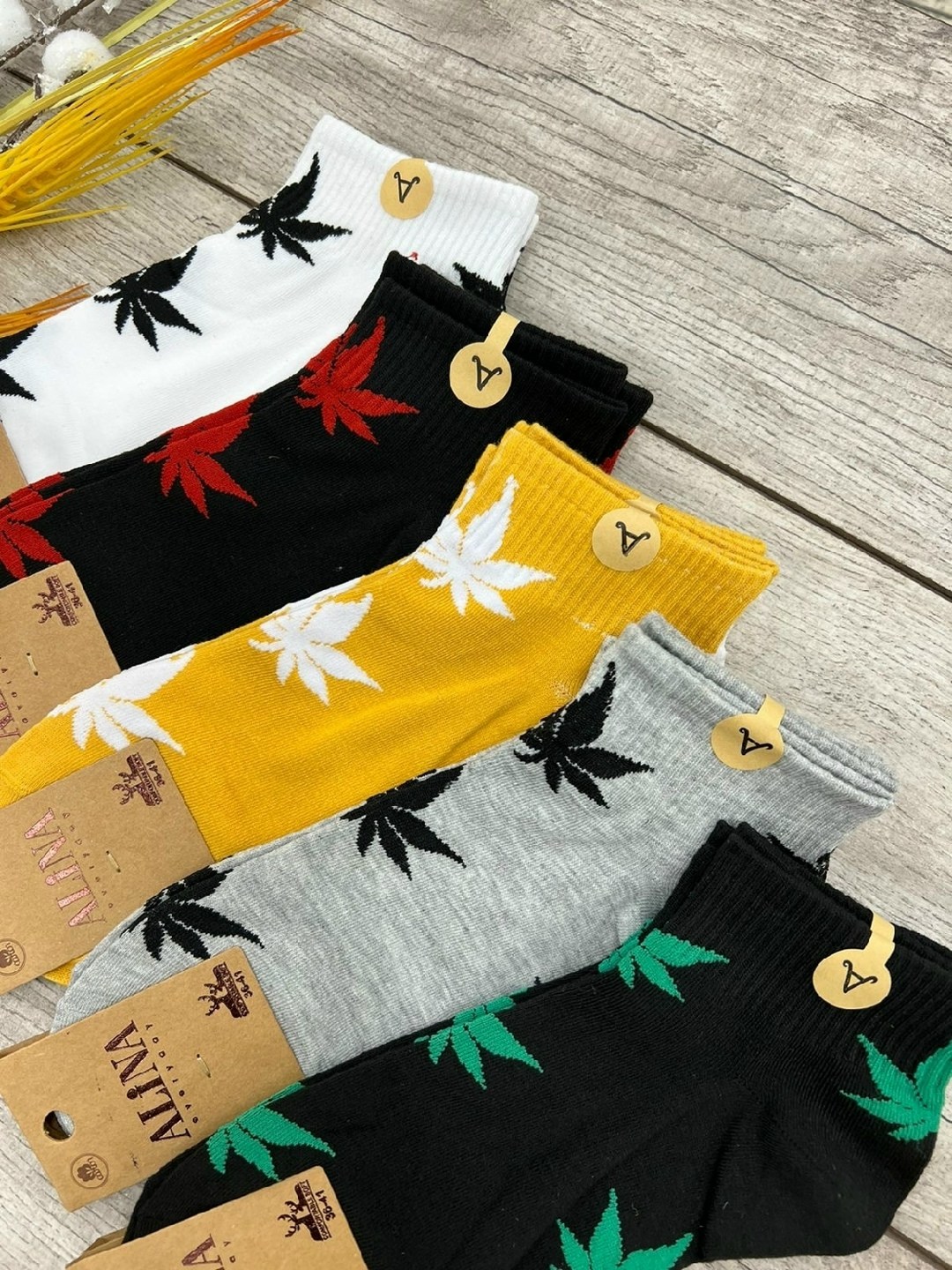 носки с листьями,носки женские,модные носки,носки с марихуаной,носки с принтами