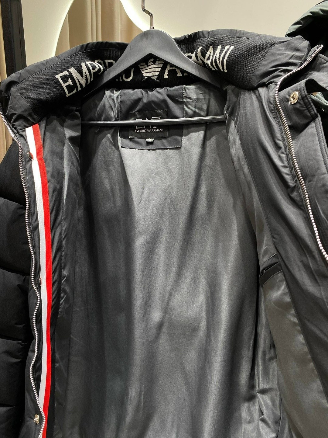 пуховик burberry,куртка зимняя ea7,зимняя куртка armani,мужские куртки,куртка мужская ea7