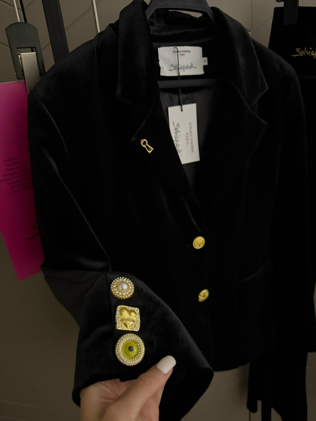 модели брючных костюмов из велюра для женщин,брючный костюм,бархатный брючный костюм,велюровый бархатный брючный костюм брюки и пиджак,велюровый брючный костюм женский