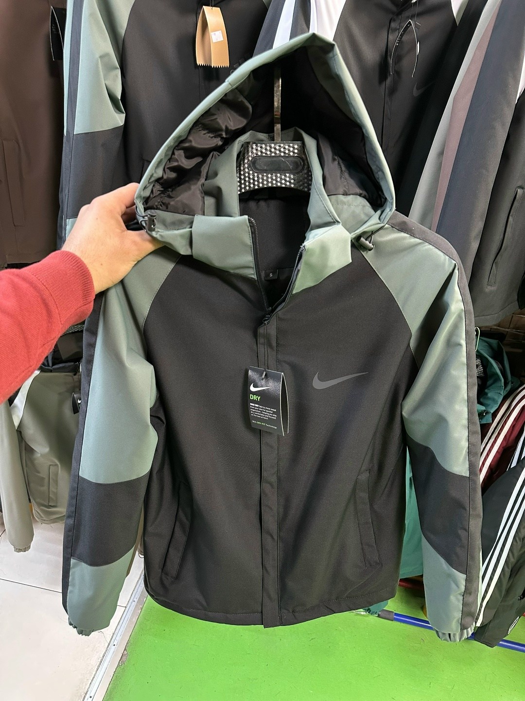 куртка зимняя nike,куртка nike,куртка мужская nike,ветровка nike,куртка демисезонная nike