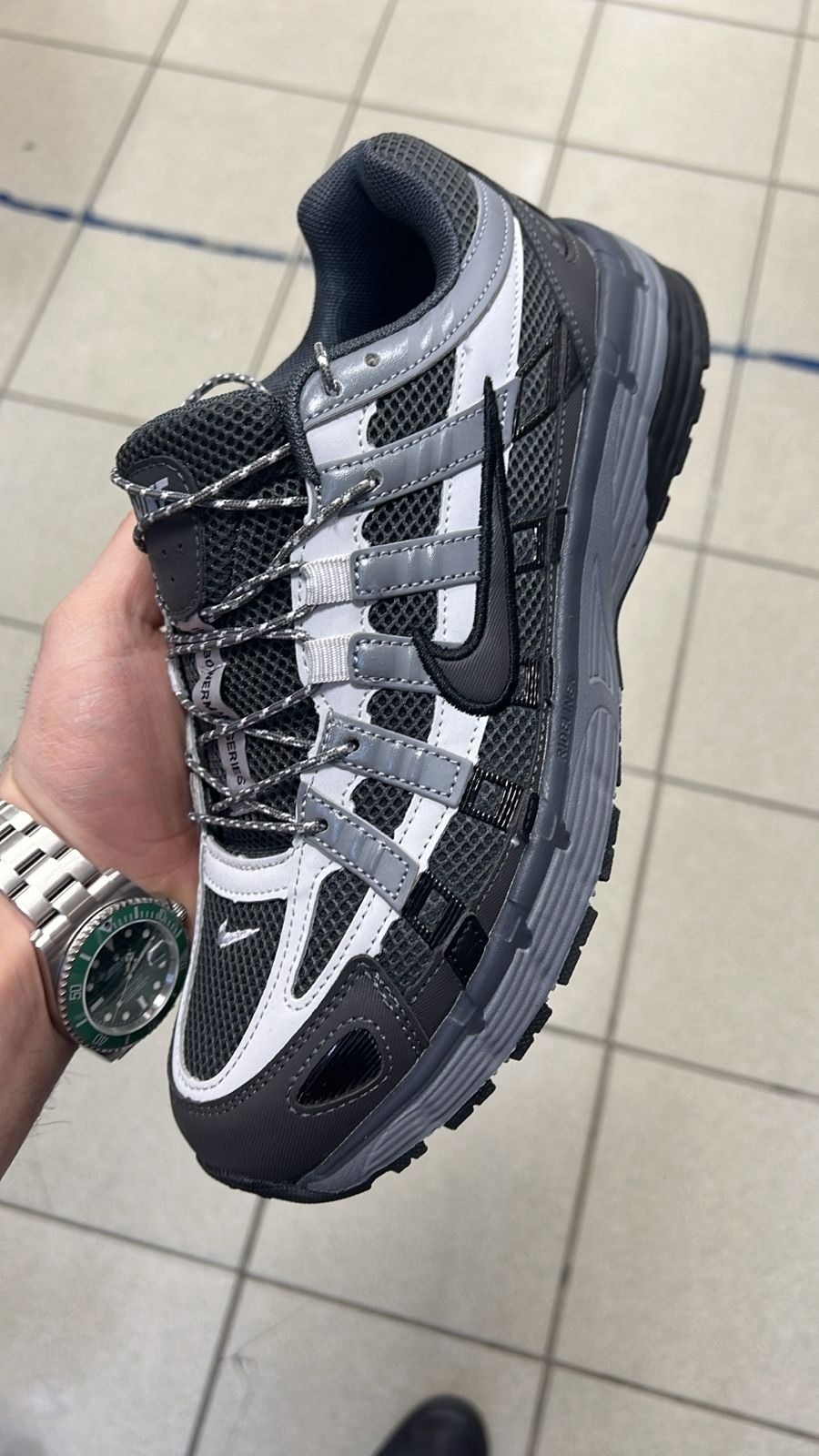 кроссовки спортивные сетка nike p-6000 pewter,кроссовки p-6000 черно серые nike,кроссовки nike,кроссовки мужские p-6000 с низким верхом черный серый nike,кроссовки nike p-6000