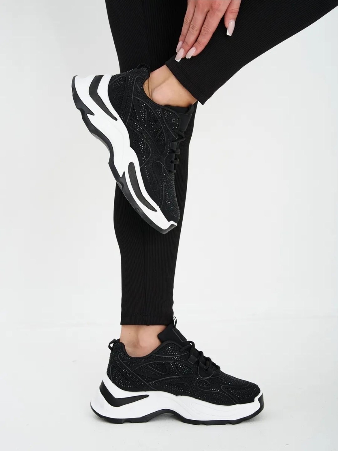 женские массивные кроссовки,кроссовки женские,кроссовки для женщин,массивные кроссовки,кроссовки модные