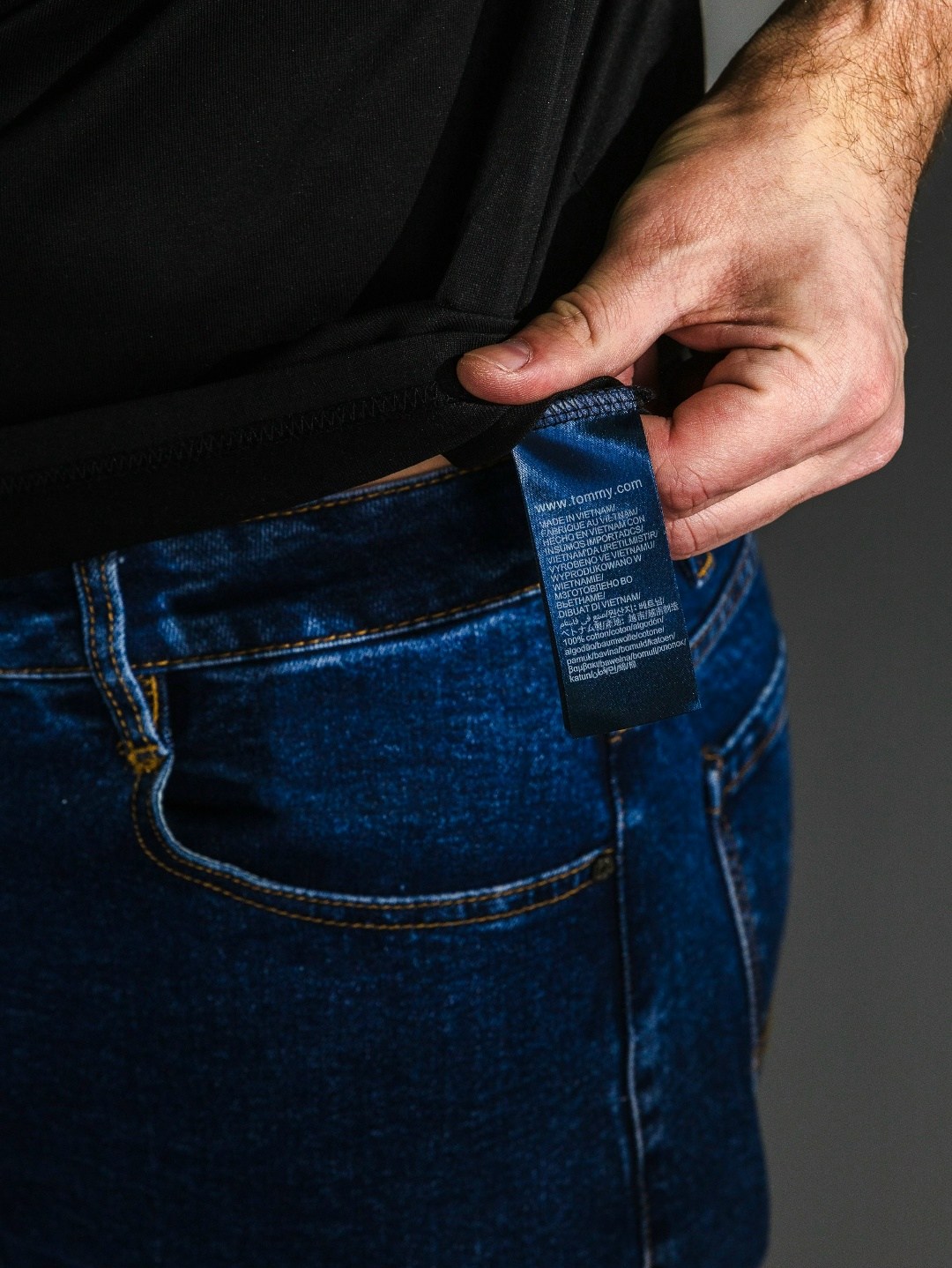 мужская футболка tommy hilfiger,футболка томми хилфигер черная,мужская футболка,мужская футболка черная,футболке