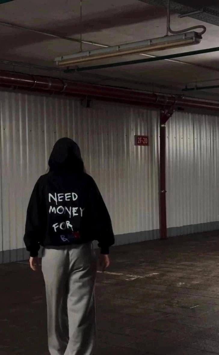 худи женское оверсайз с надписью need money for bmw,худи оверсайз с принтом need money foe bmw,худи need money for bmw унисекс оверсайз,need money for bmw,худи оверсайз