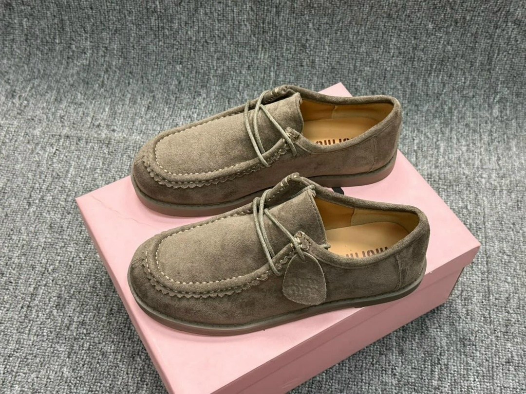 замшевые лоферы miu miu на высокий подошве и фирменной фурнитурой,,женская ,лоферы замш,женские лоферы