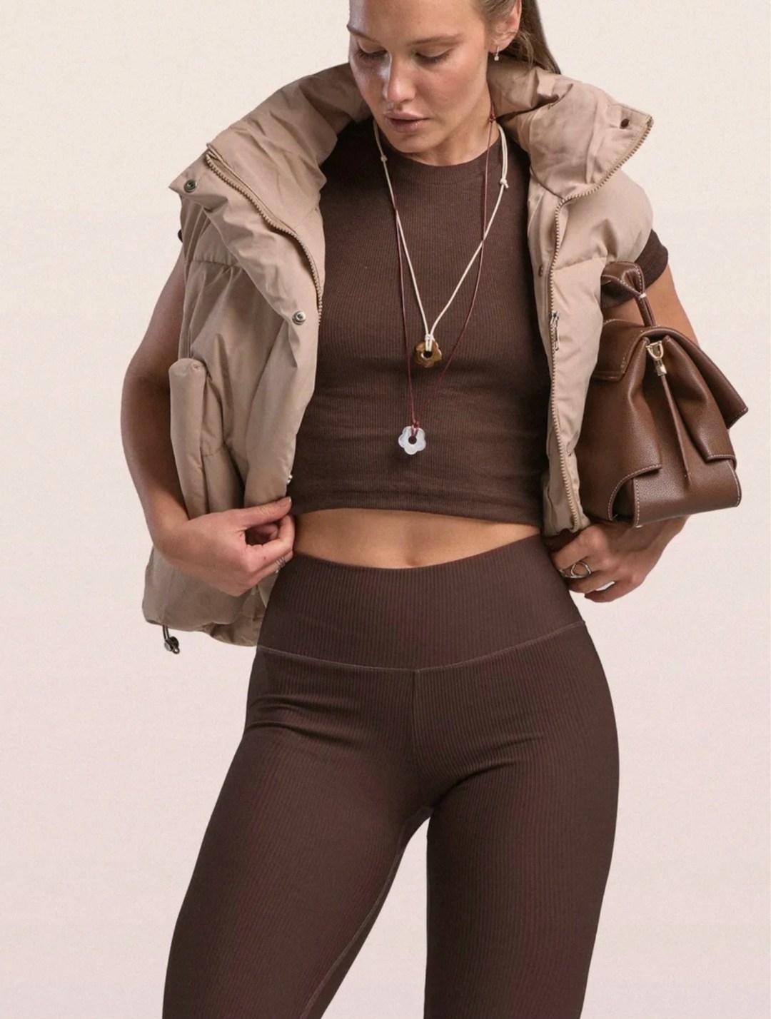 женские легинсы,модные брюки,стильные наряды,леггинсы для женщин