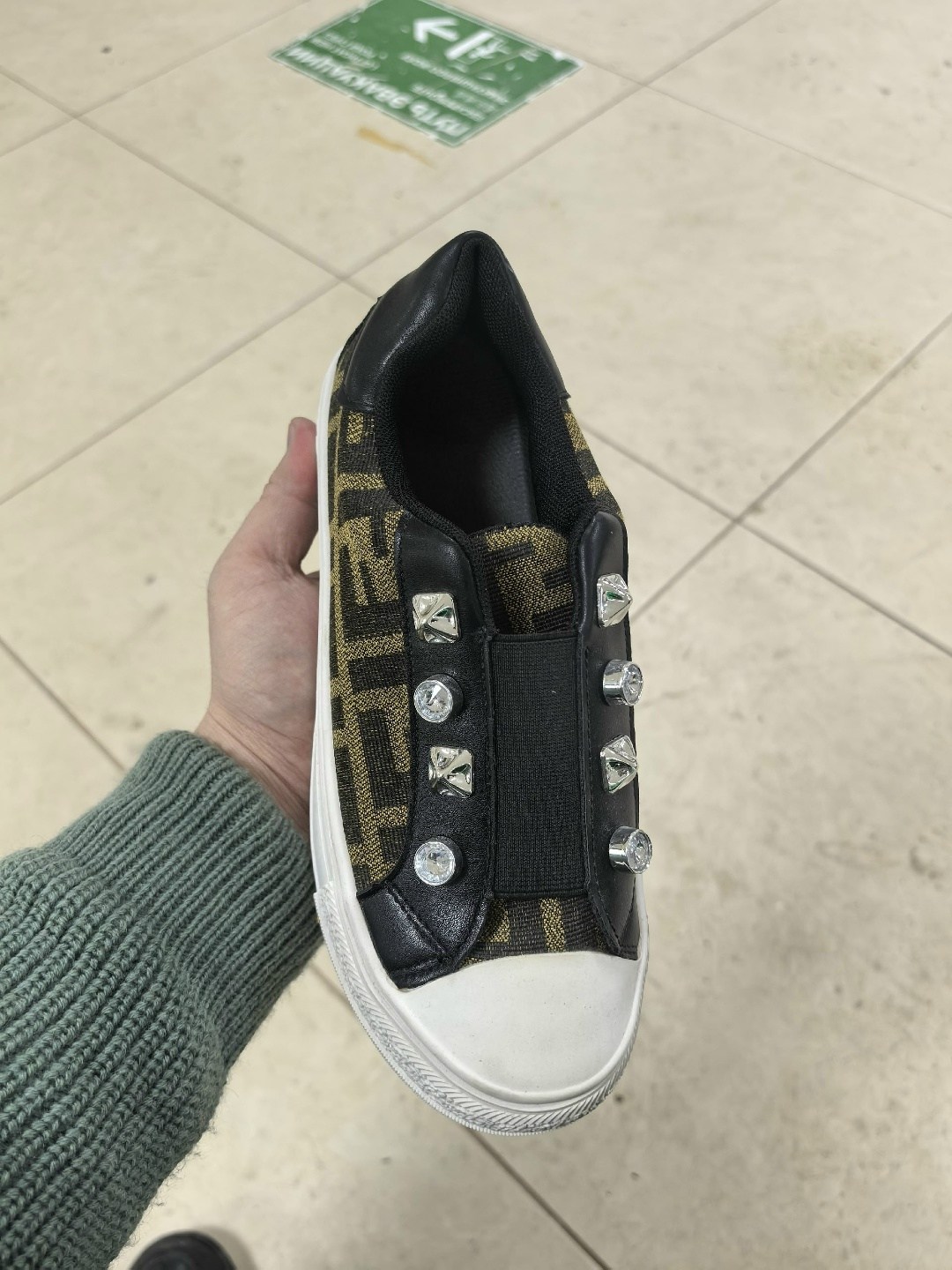 ,кеды fendi,кроссовки fendi,кроссовки versace,кроссовки фенди феручи