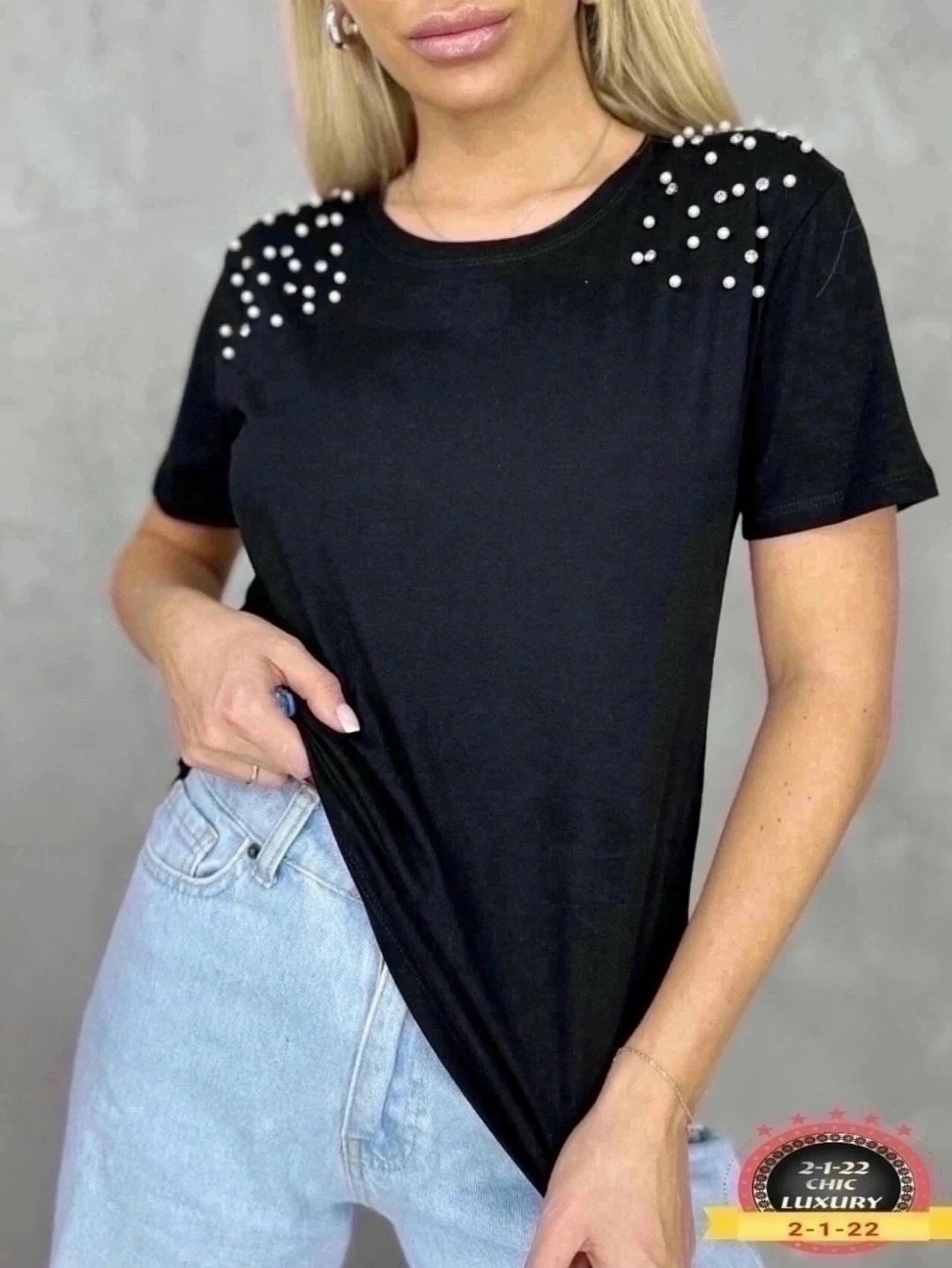 футболка с камушками,,футболка женская с камушками,женская футболка,футболка со стразами женская