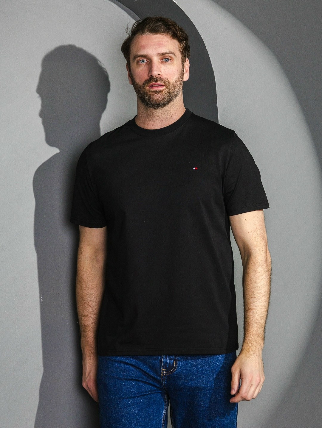 мужская футболка tommy hilfiger,футболка томми хилфигер черная,мужская футболка,мужская футболка черная,футболке