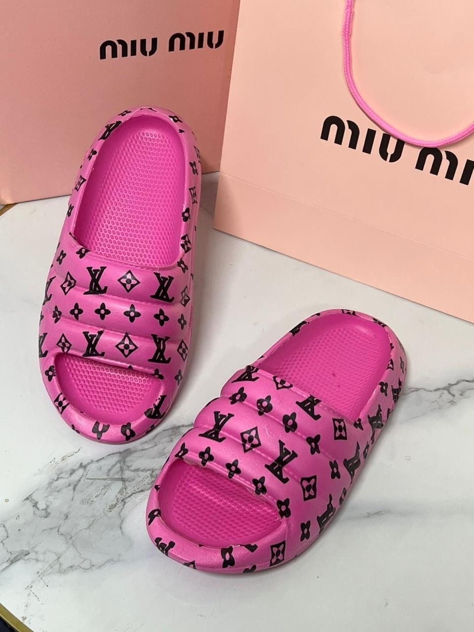 шлепанцы женские луи виттон,,шлепанцы женские,шлепки луи витон,тапочки модные