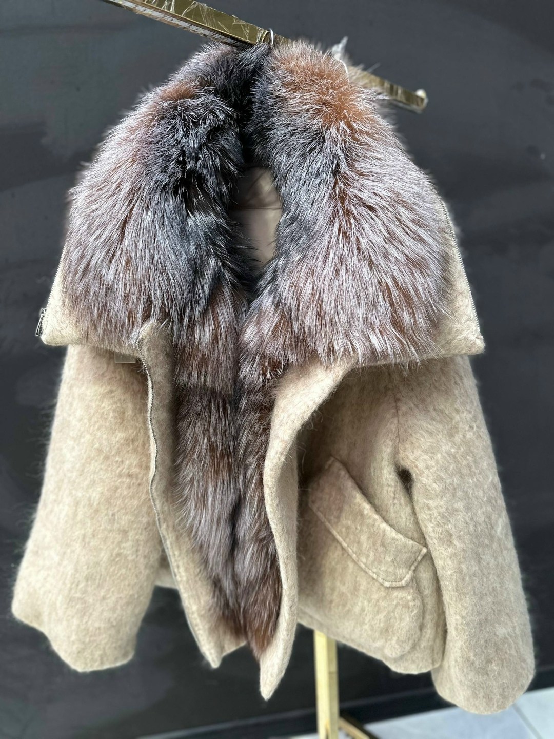 пальто с мехом,пальто женское кашемировое с натуральным лисьим мехом,пальто кашемировое с мехом,пончо из кашемира с натуральным мехом рыси,пончо с мехом