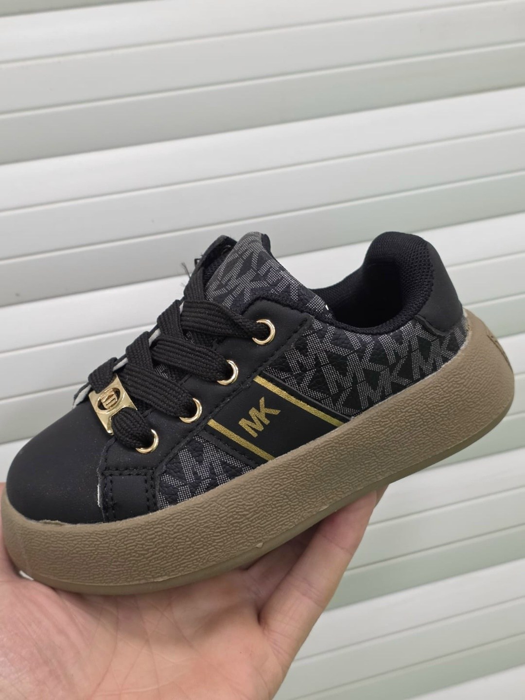 ,кеды michael kors premium shoes цвет черный,michael kors кеды,кроссовки женскиe,кеды мк женские