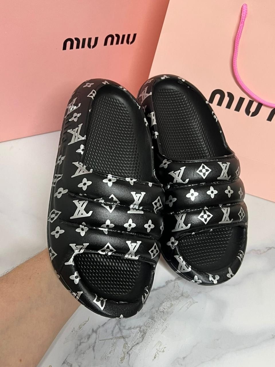 шлепанцы женские луи виттон,,шлепанцы женские,шлепки луи витон,тапочки модные