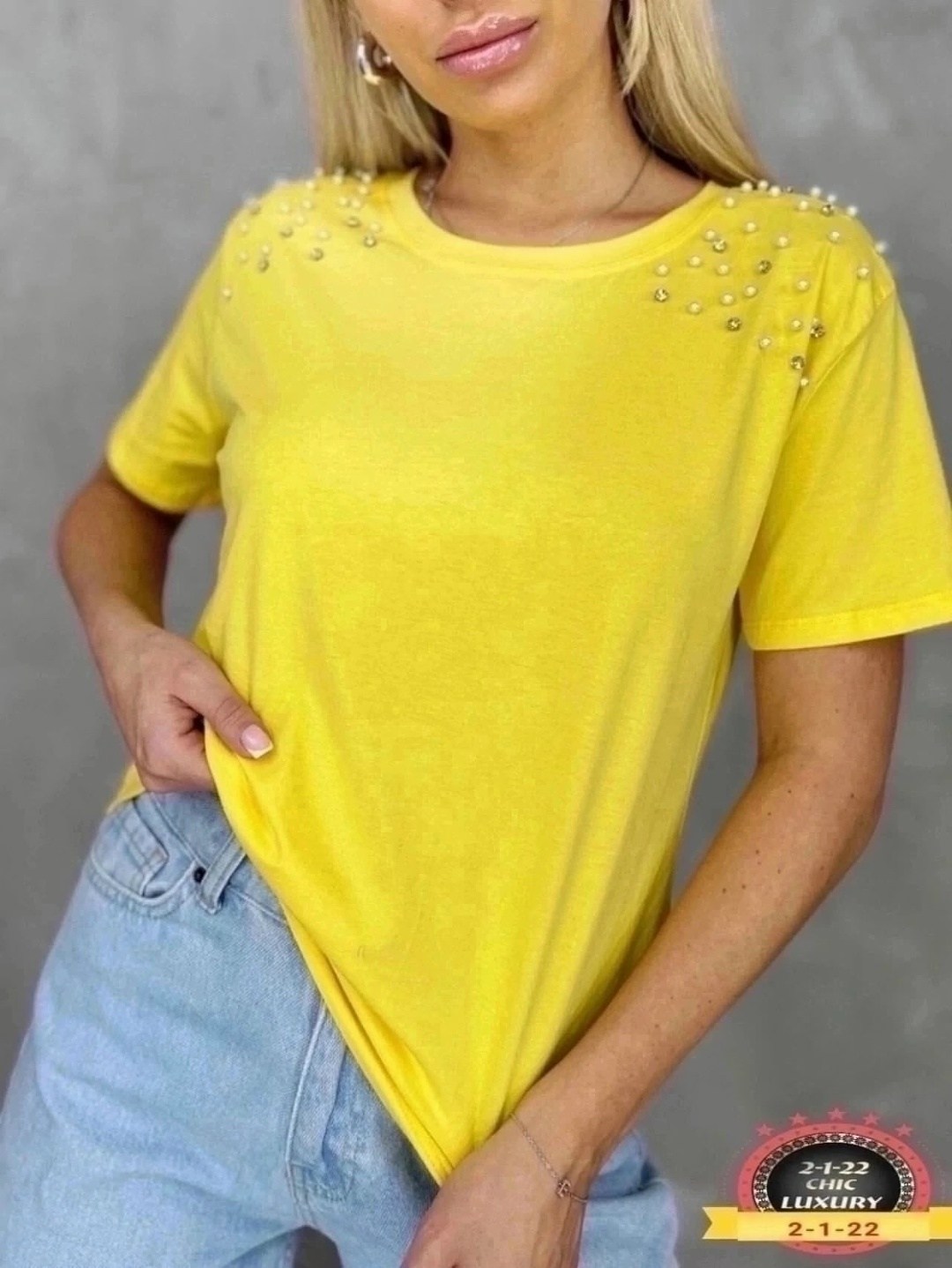 футболка с камушками,,футболка женская с камушками,женская футболка,футболка со стразами женская