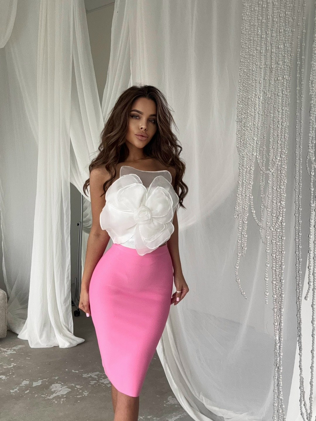 мода стиль,девушка,стильные наряды,платья мини,бандажное платье