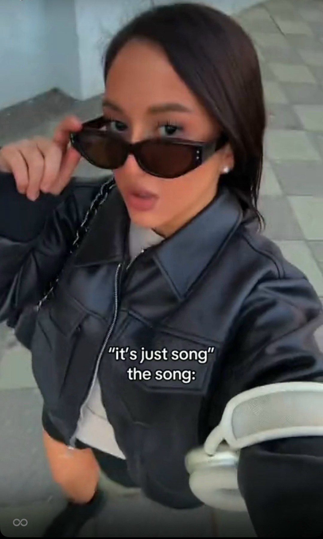 женская куртка из искусственной кожи,кожаная куртка,женская кожаная куртка,женская короткая кожаная куртка,куртка бомбер