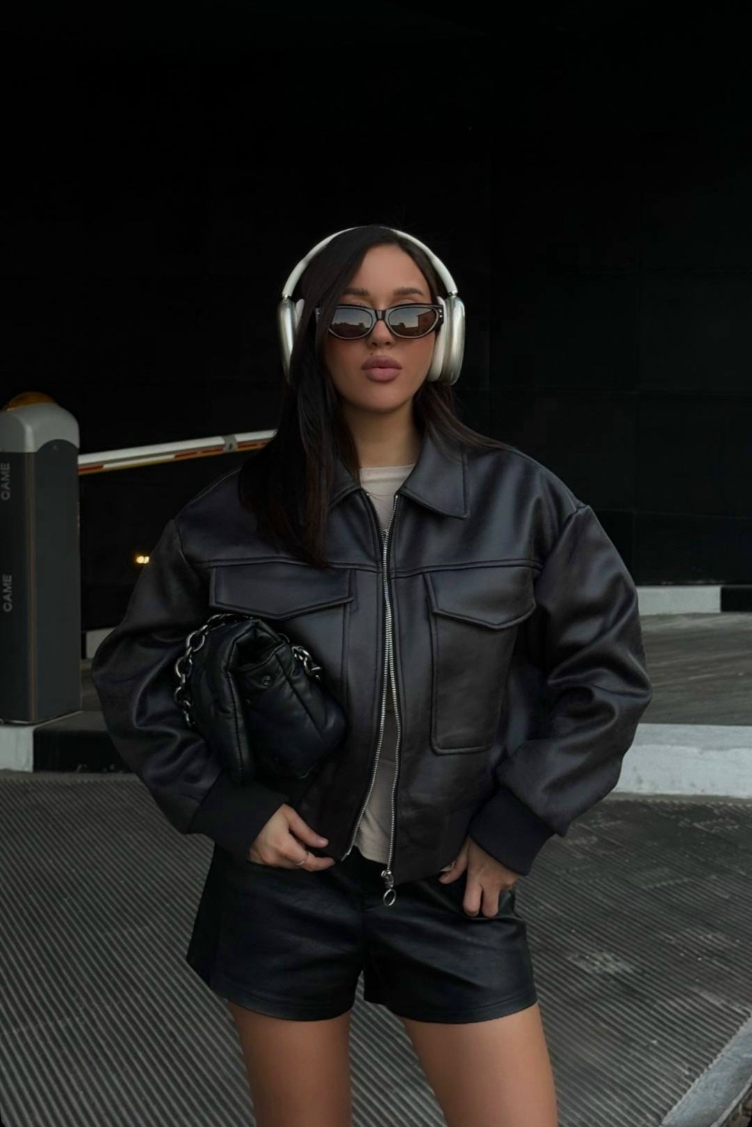 женская куртка из искусственной кожи,кожаная куртка,женская кожаная куртка,женская короткая кожаная куртка,куртка бомбер