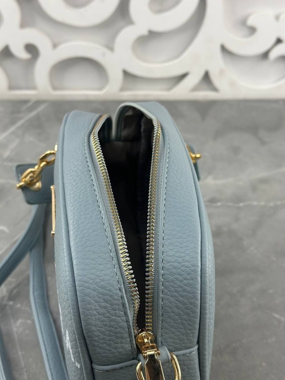 сумка через плечо guess,guess сумка кросс боди,сумка guess,сумка через плечо маленькая черная guess,сумка guess женская