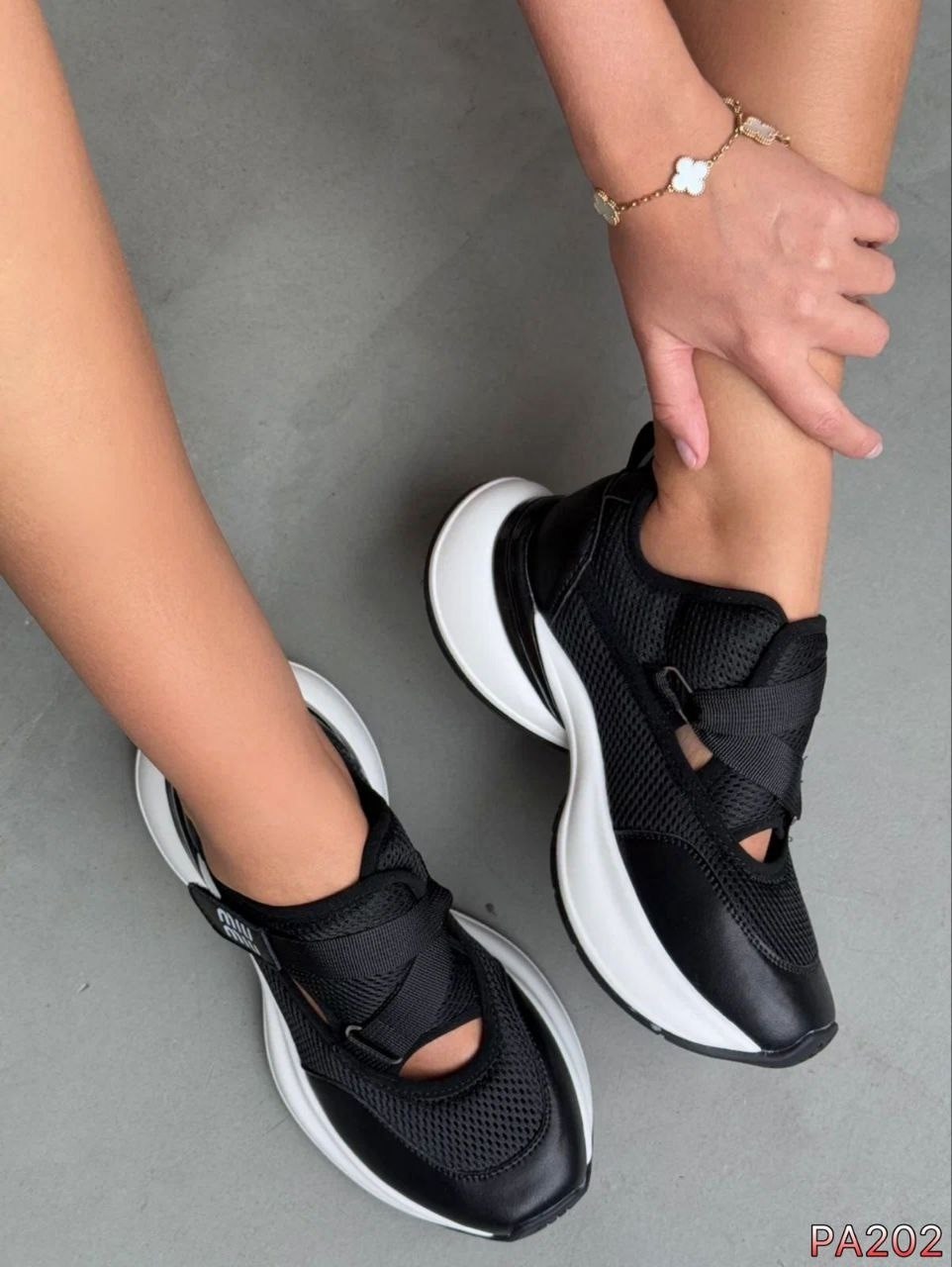 ,кроссовки женскиe,кроссовка,черные кроссовки,кроссовки для фитнеса