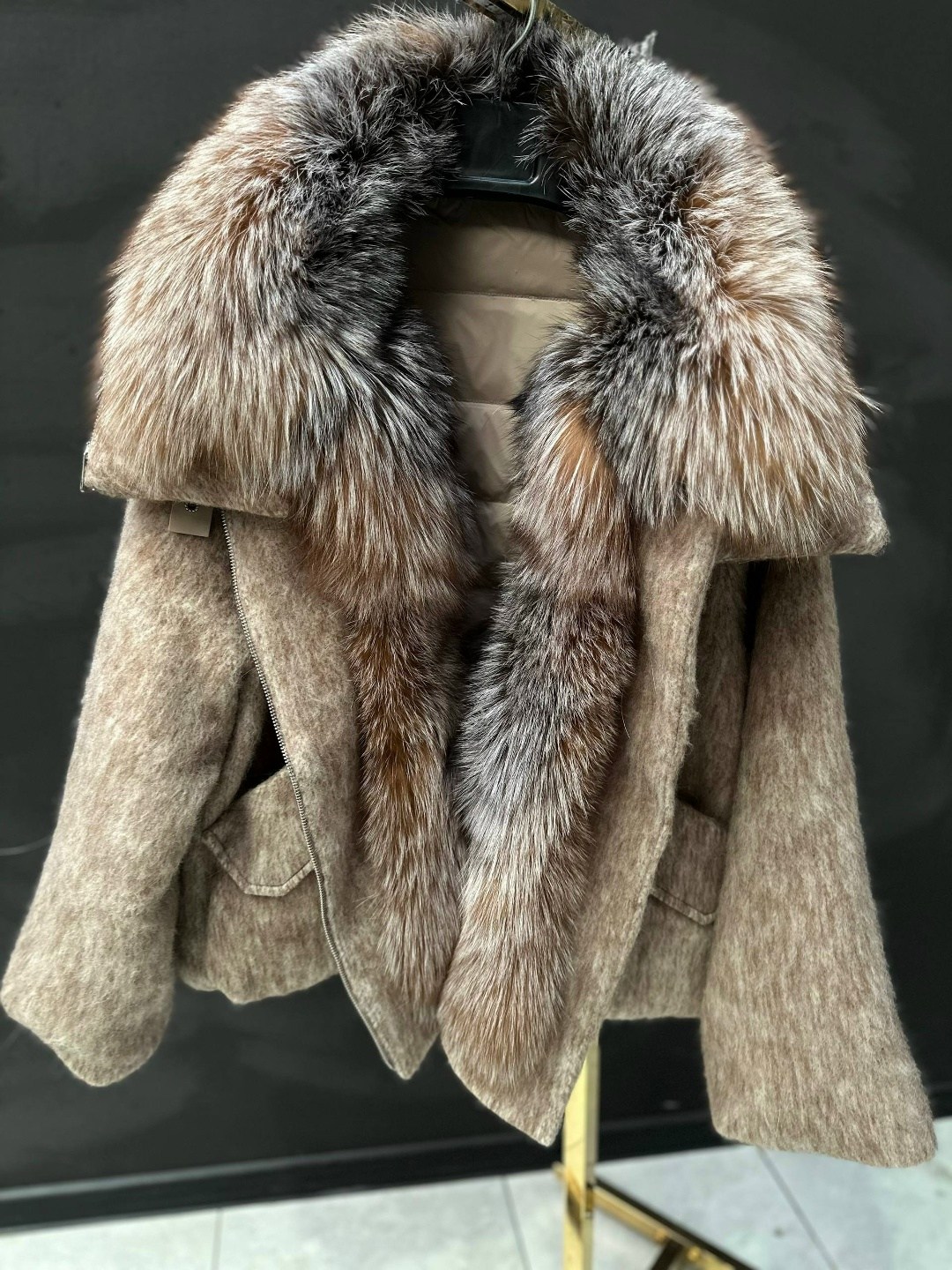 пуховик с натуральным мехом,пуховик женский с натуральным мехом,куртка зимняя с натуральным мехом,пуховик с мехом,женские пуховики