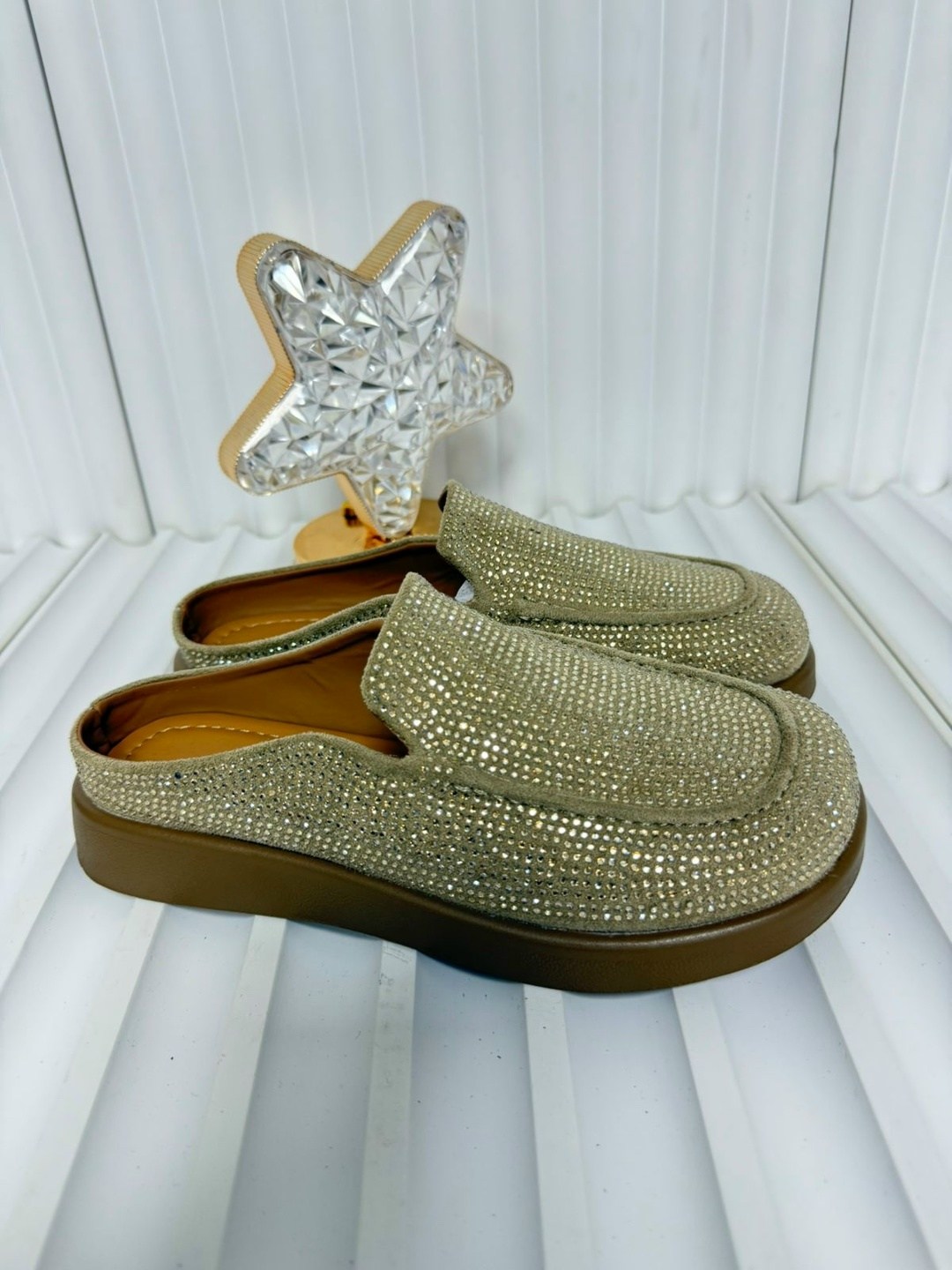 , женская,обуви,женские слипоны,модные тапочки