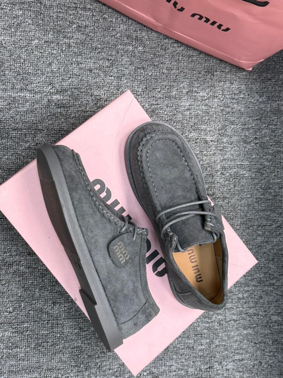 замшевые лоферы miu miu на высокий подошве и фирменной фурнитурой,,женская ,лоферы замш,женские лоферы