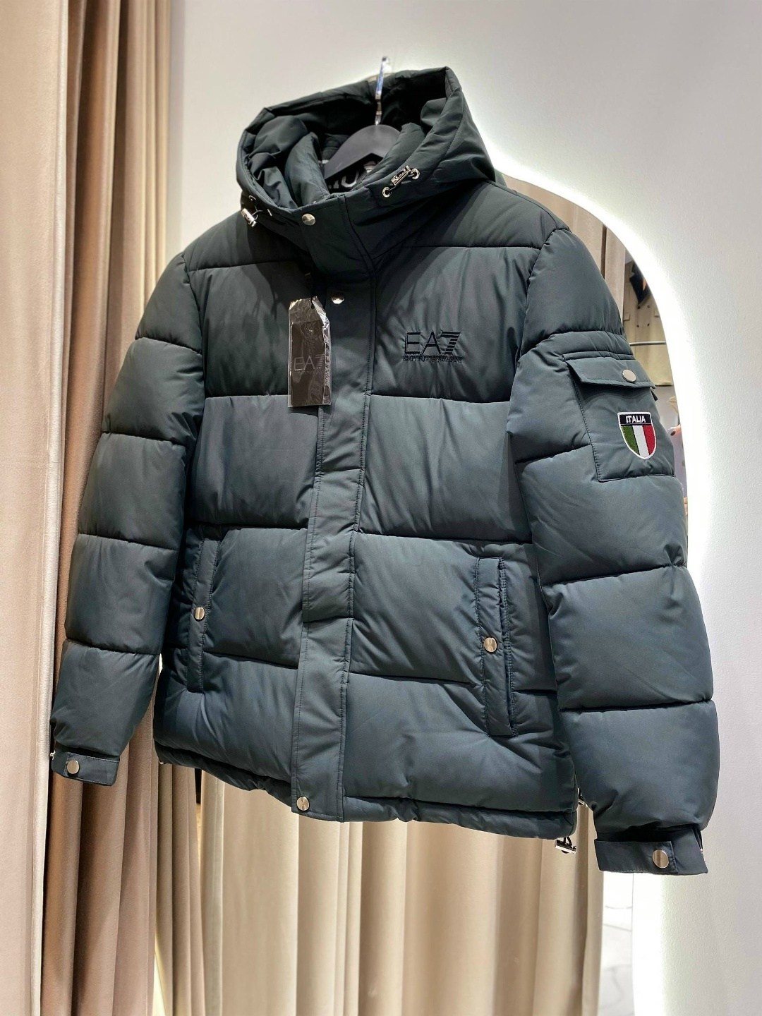 пуховик burberry,куртка зимняя ea7,зимняя куртка armani,мужские куртки,куртка мужская ea7