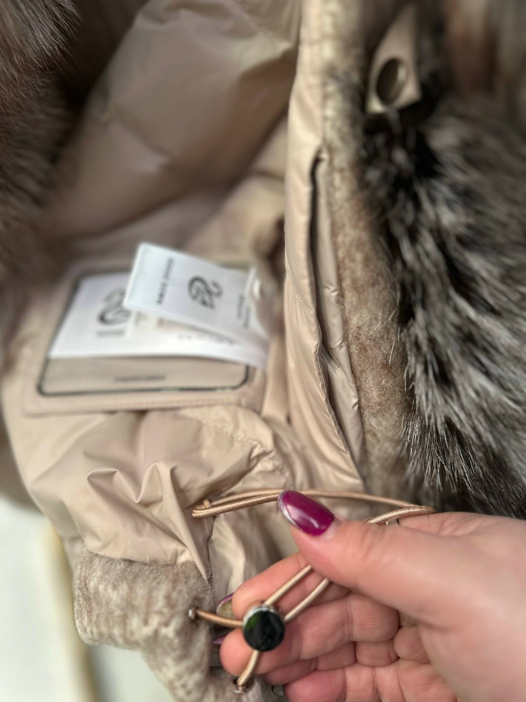 пуховик с натуральным мехом,пуховик женский с натуральным мехом,куртка зимняя с натуральным мехом,пуховик с мехом,женские пуховики