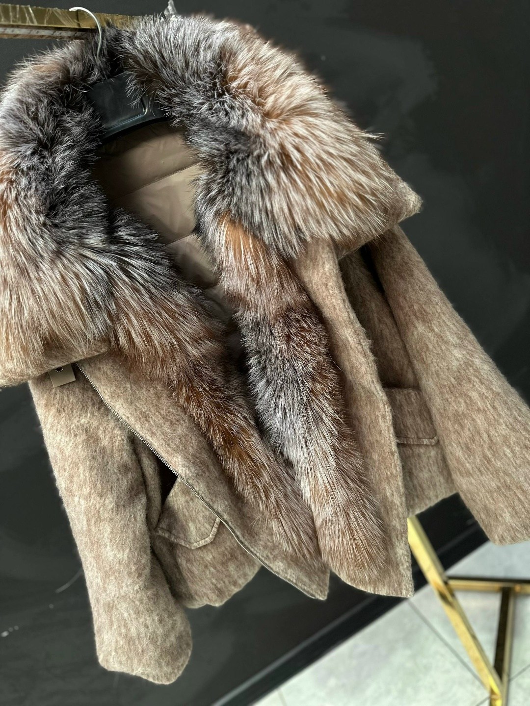 пуховик с натуральным мехом,пуховик женский с натуральным мехом,куртка зимняя с натуральным мехом,пуховик с мехом,женские пуховики