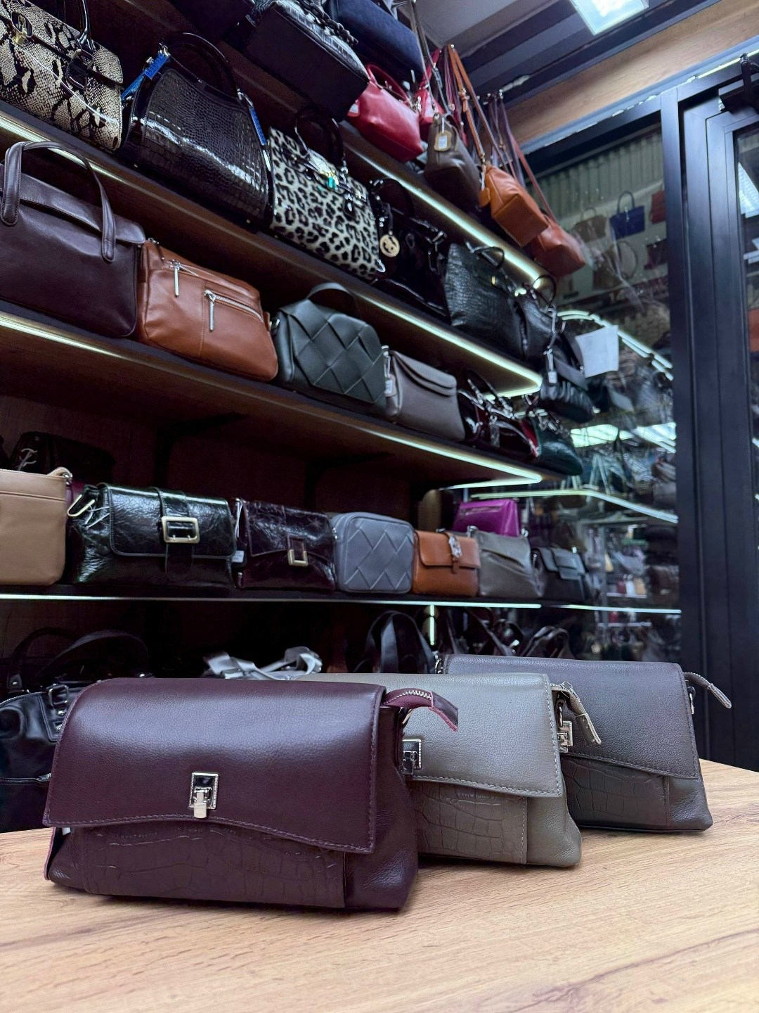 сумка,кожгалантерейная фабрика петра,сумки для женщин,комиссионный магазин сумок,сумки и чемоданы