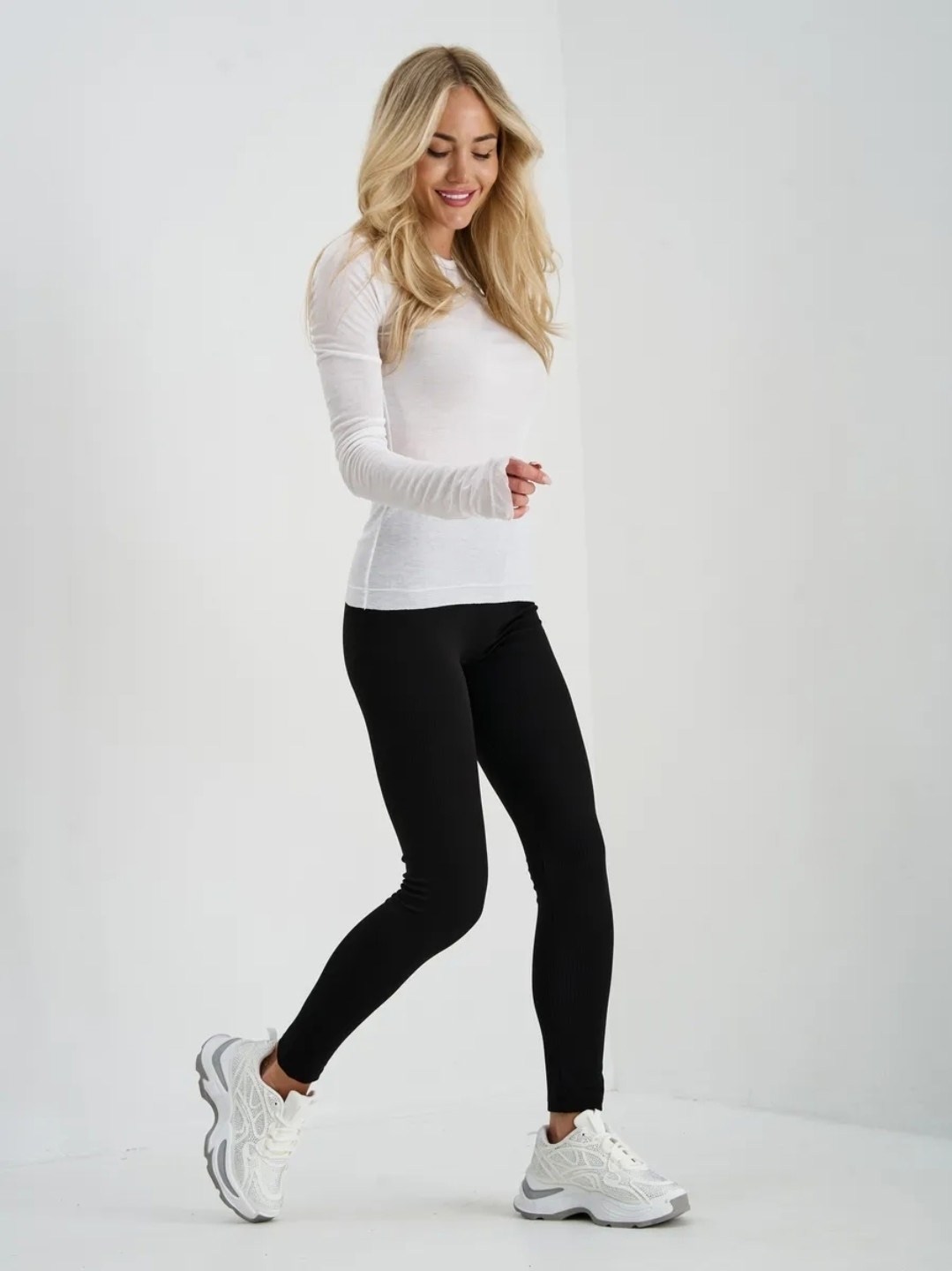 женские массивные кроссовки,кроссовки женские,кроссовки для женщин,массивные кроссовки,кроссовки модные