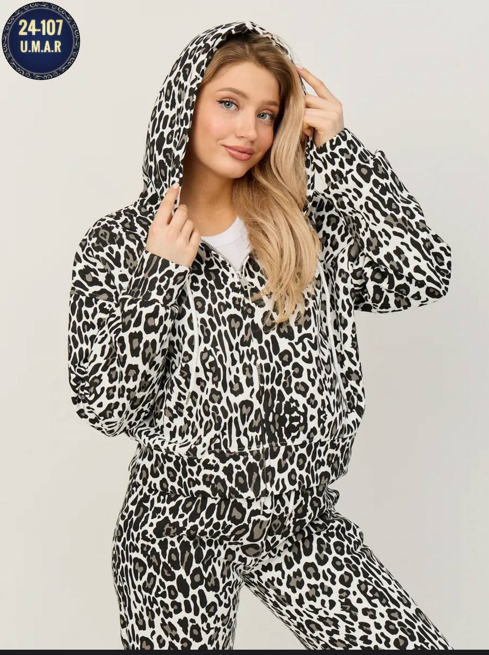 леопардовый костюм,леопардовый костюм женский,леопардовый спортивный костюм,костюм женский,женский спортивный костюм с леопардовым принтом