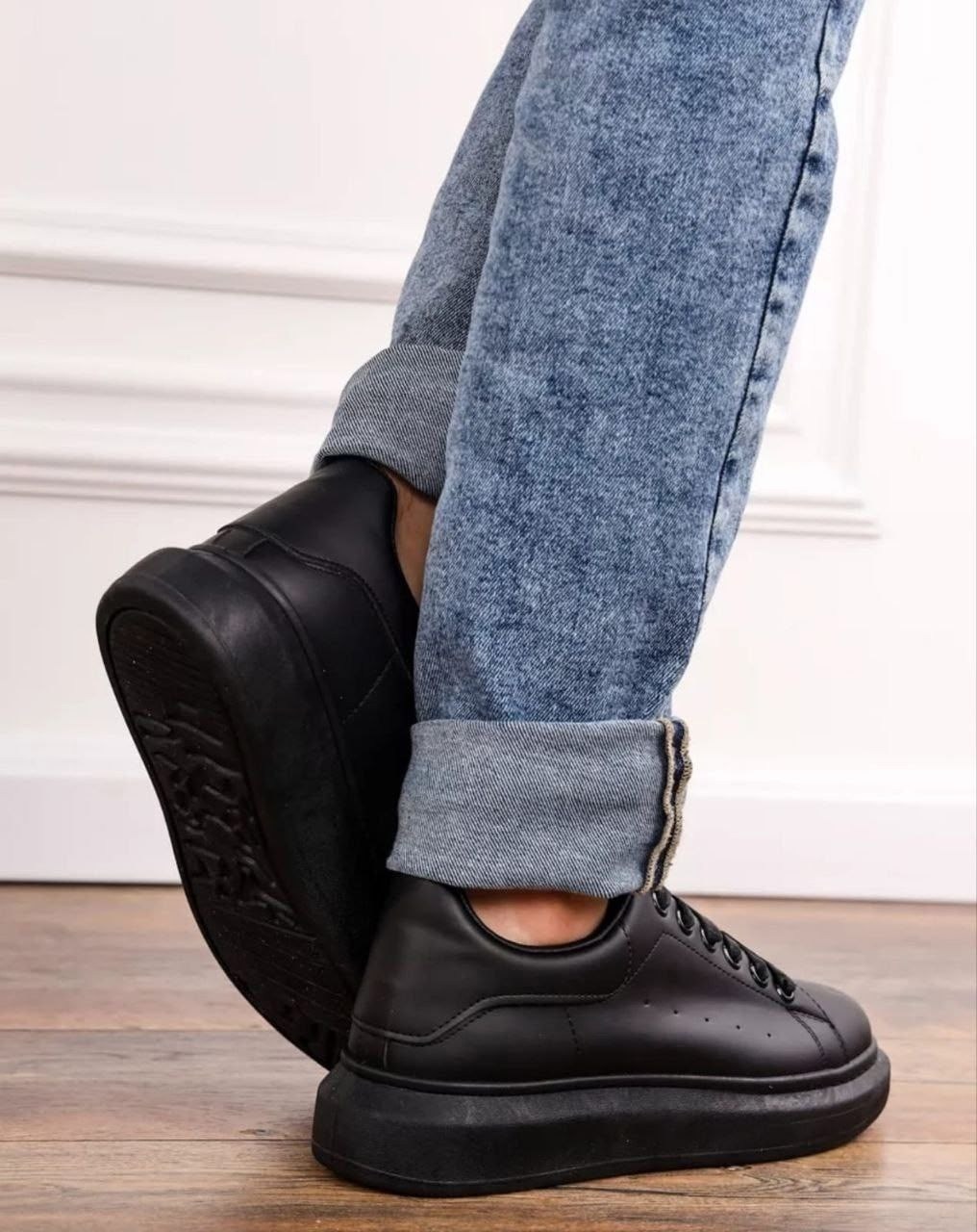 ,кеды александр маккуин черные,кеды александр маккуин мужские черные,черные кроссовки,обуви