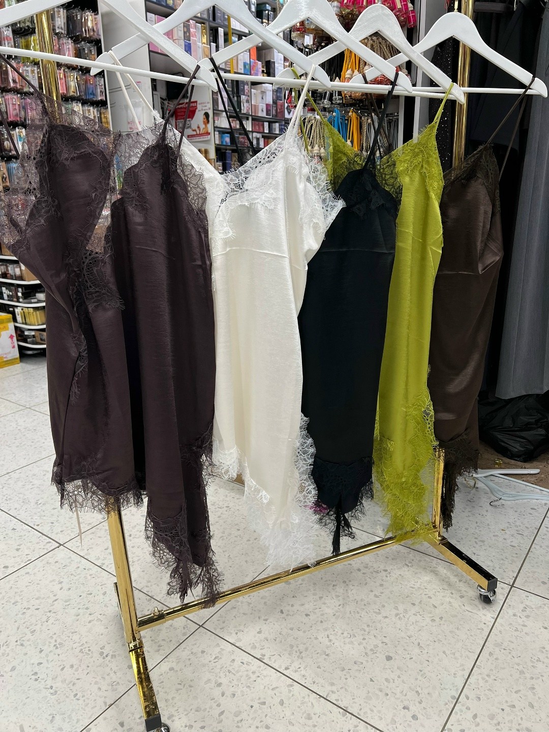 шелковое платье с кружевом,стильные наряды,платье комбинацию,наряд