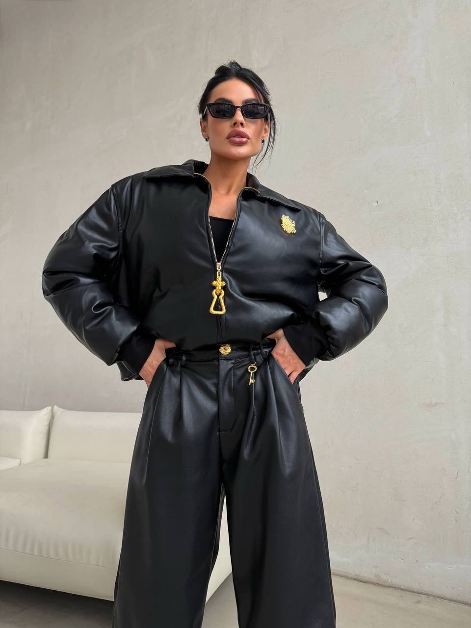 кожаная куртка,куртка бомбер,кожаный бомбер,женская куртка бомбер,кожаный бомбер оверсайз