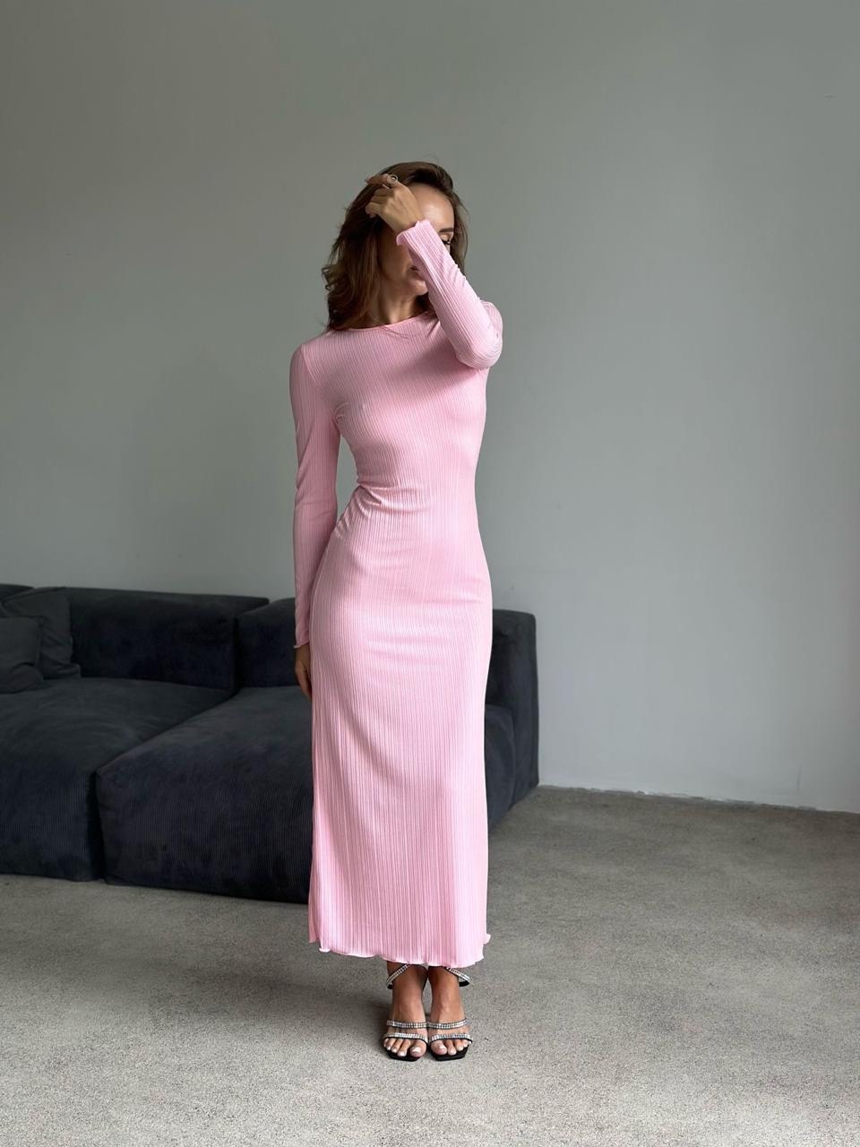 трикотажное платье макси,изумрудное платье лапша,платье лапша миди с рукавами aksenova цвет зеленый,платье длинное,платье из трикотажа